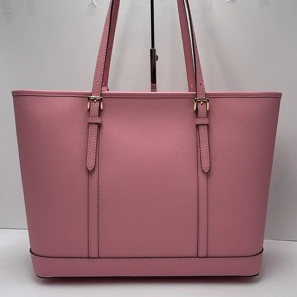 MICHAEL KORS
Jet Set Travel Lg Top Zip Shoulder Tote Saffiano Leather
Carnation - Picture 9 of 16